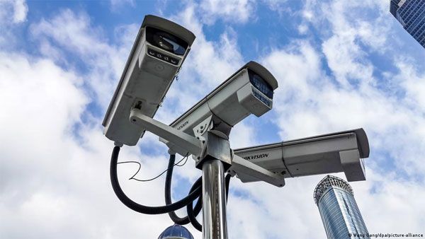 US bans Chinese telecom, surveillance cameras