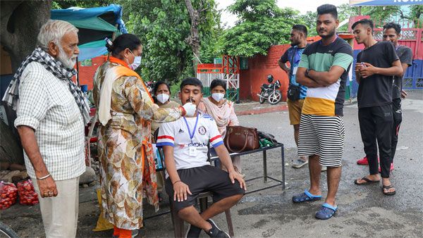 India logs 937 Covid cases; active cases drop below 15,000-mark