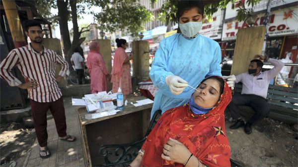 India logs 1,190 new COVID cases