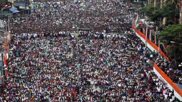 Fact Check: This image of huge crowds in Gujarat is not from the AAP roadshow