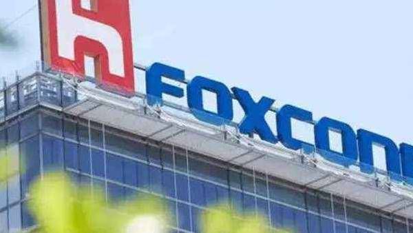 'Technical error': Foxconn tenders apology for pay dispute at China iPhone facility