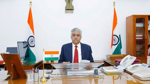 Giridhar Aramane takes charge as defence secretary