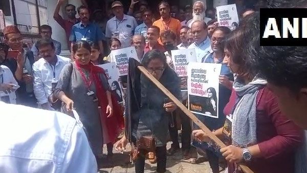 For first time Muslim women in Kerala burn hijab in solidarity with Iranian protesters