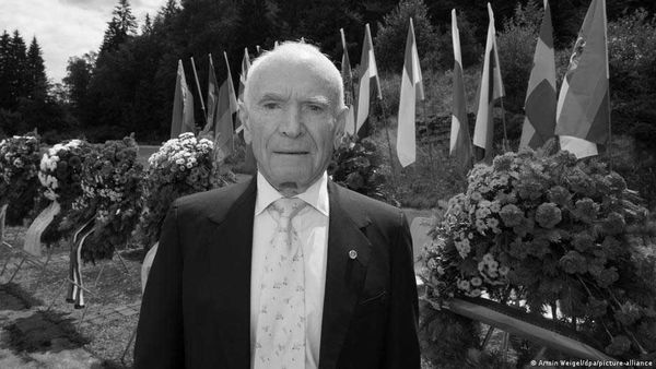 Former WWII prisoner Jack Terry dies at 92