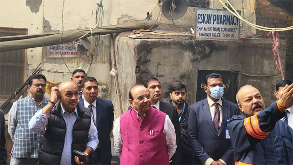 Delhi LG visits Bhagirath Palace market where fire gutted over 100 shops