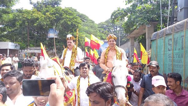 Karnataka Congress leader brandishes sword on Tipu Jayanti
