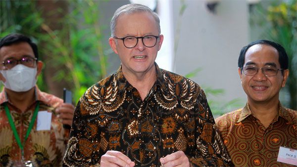 Australia PM tests positive for COVID again, to work from home