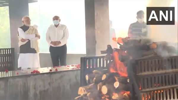 PM Modi's mother Heeraben cremated; PM bids final adieu with folded hands