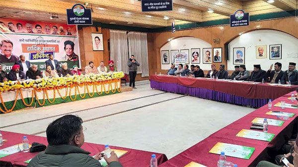 Congress' Himachal drama: Amid supporters' show of strength, Pratibha Singh out of CM race