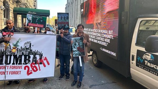 Islamist groups such as CAIR cry foul after Mumbai 26/11 attack images are displayed on billboard