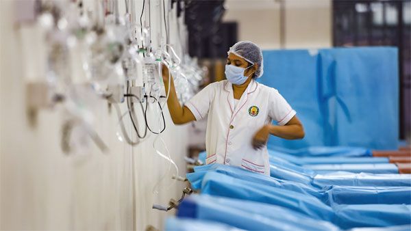 Keep stock of oxygen cylinders, life support equipments at hospitals: Centre tells states amid Covid-19 surge