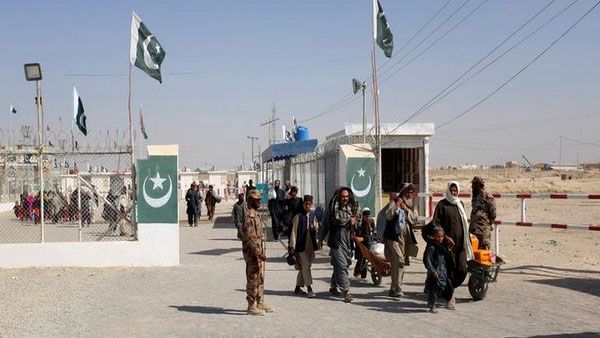 With cross-border trade with Iran shut, thousands in Pakistan left jobless