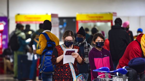 Crew members of airlines to bring identified 2% of international travellers for testing