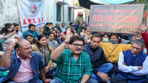 Kashmiri Pandit employees seek PM's intervention on demand for relocation from Valley