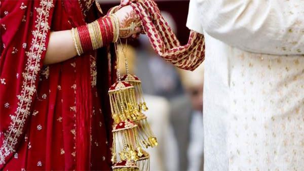 Only a Hindu can marry under HM Act: SC