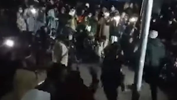 When you can’t beat them you… Watch Pakistan dancing in protest against Taliban