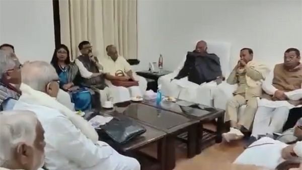 Congress, Opposition parties target government on Adani row