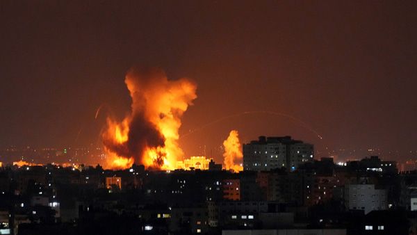 Israel conducts air strikes against Hamas targets