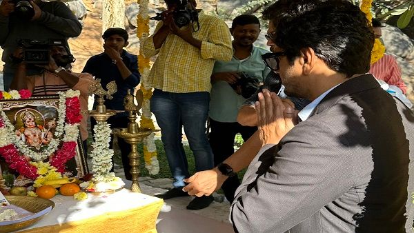 Nawazuddin Siddiqui offers prayers to Lord Hanuman; comes under attack from Islamists