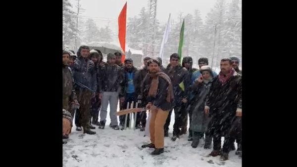 Ahead of Khelo India Winter Games, Anurag Thakur plays cricket amid snowfall in Gulmarg | Video