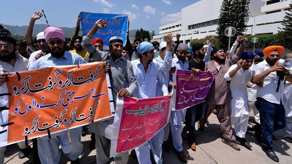 What happened to Hindus & Sikhs in Pak?