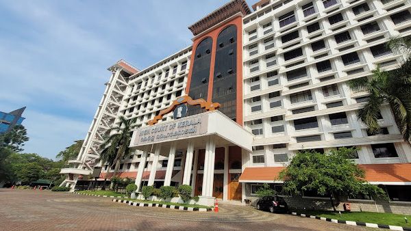 Merely because mortgaged property is transferred, bank can’t withhold documents if loan is repaid: HC