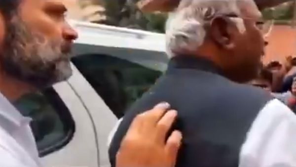 Nose wiping issue: Rahul bid to wipe it clean before Kharge