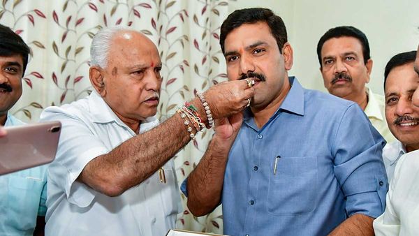 Will Yeddy let son rise at risk of confronting Siddu ending their bonhomie?