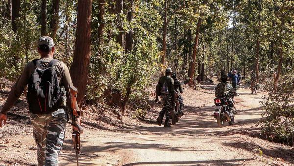 5 dreaded Naxals killed in encounter in Chatra jungles of Jharkhand