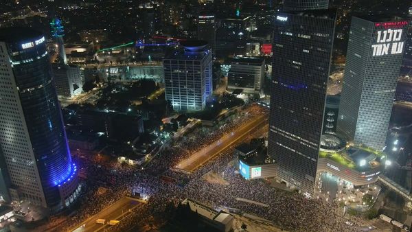 Fact Check: Image of Israeli protests shared as those from France