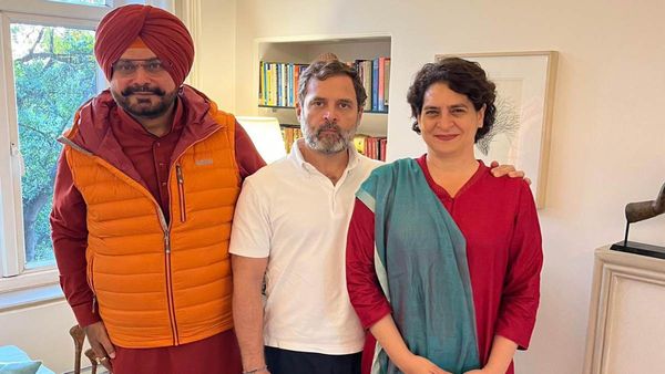 Out of jail, Navjot Singh Sidhu meets 'mentor' Rahul Gandhi