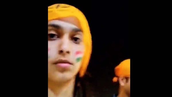 Tricolour painted on her face, girl denied entry into Golden Temple