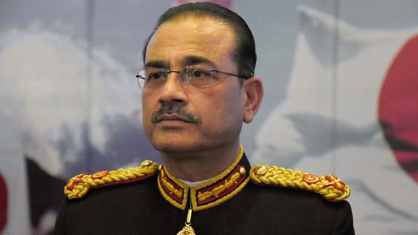OPINION: Keeping Generals Off Politics In Pakistan