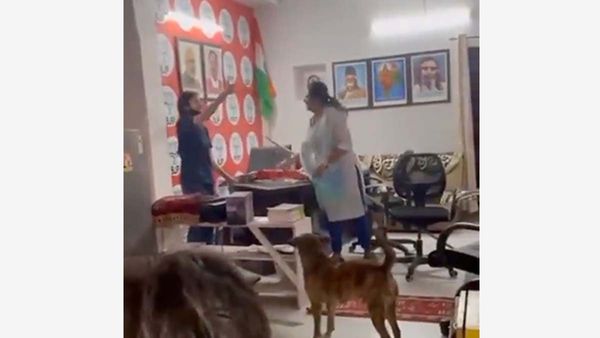 Fact Check: Did This Girl Fight With Her Parents For Supporting BJP In Karnataka?