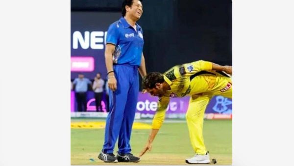 Fact Check: Did M S Dhoni Touch Sachin Tendulkar’s Feet
