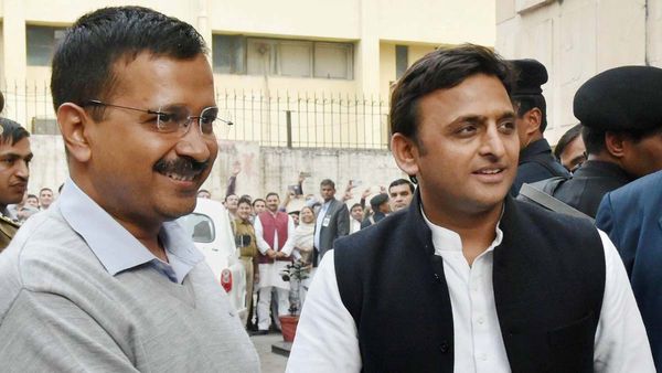Kejriwal Gets Akhilesh Yadav's Support In Delhi Govt Vs Centre Ordinance Row