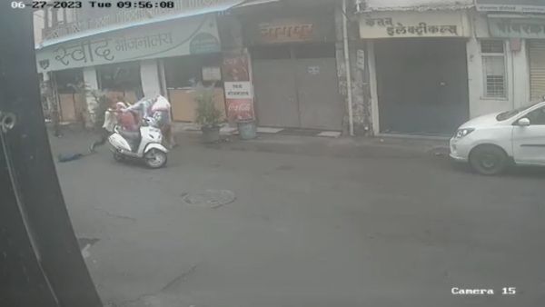 19-Year-Old Woman Attacked by Man With A Machete In Pune; Locals Save Her