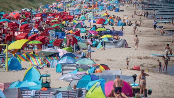 No Sex On The Beach: Netherlands Town To Nude Sunbathers