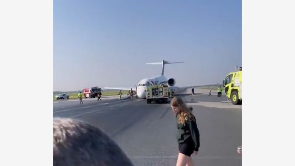 Watch Delta Plane Makes Dramatic Emergency Landing After Front Gear Fails