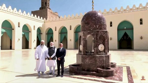 PM Modi Visits Heliopolis War Cemetery, Al-Hakim Mosque in Egypt's Cairo