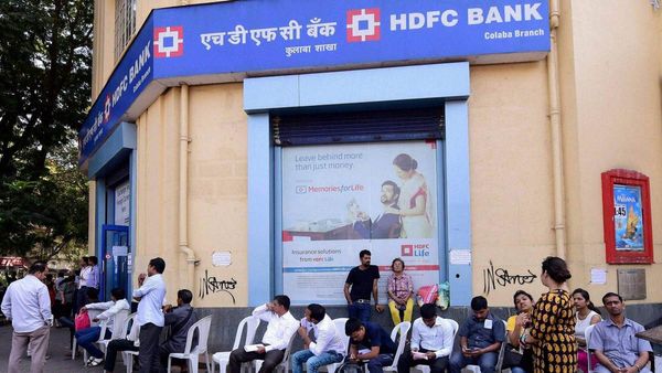 HDFC Bank Suspends Senior Executive After Video Of Him Abusing Colleagues Goes Viral