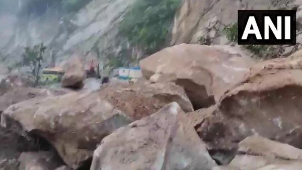 Flash Floods, Landslides Hit Himachal Pradesh; Over 200 People Stranded