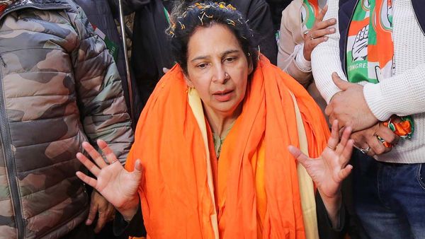 Kejriwal Wanted Sidhu To Lead Punjab AAP: Navjot Kaur Reveals 