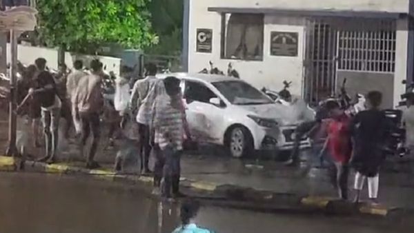 Gujarat: 1 Dead, Cops Injured As Mob Protests Anti-Encroachment Drive In Junagadh