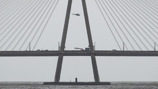 Man Jumps From Mumbai's Bandra-Worli Sea Link; Navy Divers Join Search