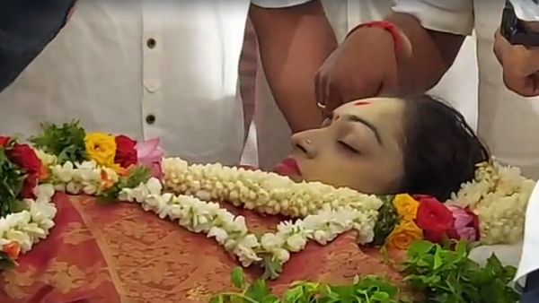 Spandana Vijay Raghavendra Cremated In Bengaluru As Fans, Friends Bid Adieu To Actor