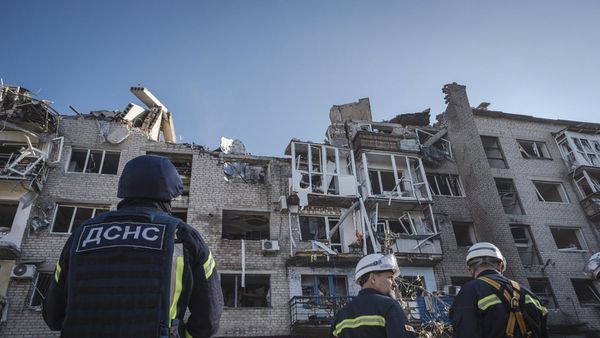 Deadly Russian Attacks on Ukraine Coincide with President Zelenskyy's Crucial US Visit