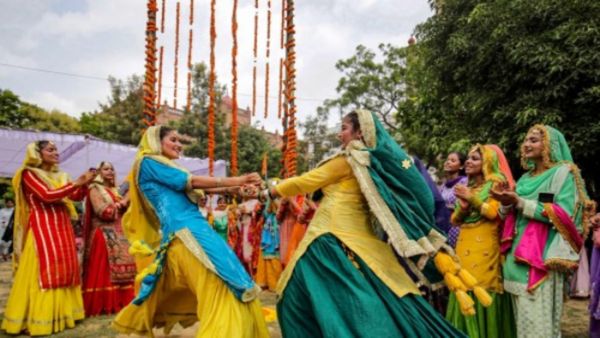 Know The Significance Of Solah Shringaar - An Indispensable Part Of Teej Celebration