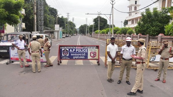 Sec 144 Across Andhra As TDP Calls For Bandh Over Chandrababu Naidu's Arrest