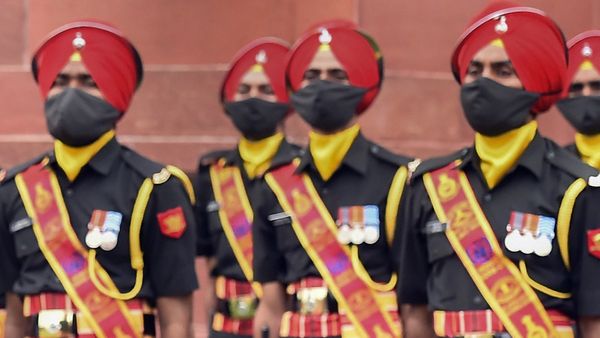 Fact Check: No, Rashtrapati Bhavan Didn't Replace Sikh Guards, False Claims Go Viral
